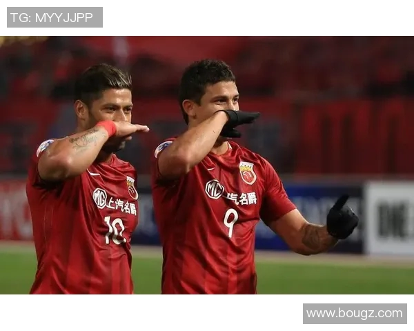 前恒大球员与上港球星共同评价恒大足球风格与发展现状